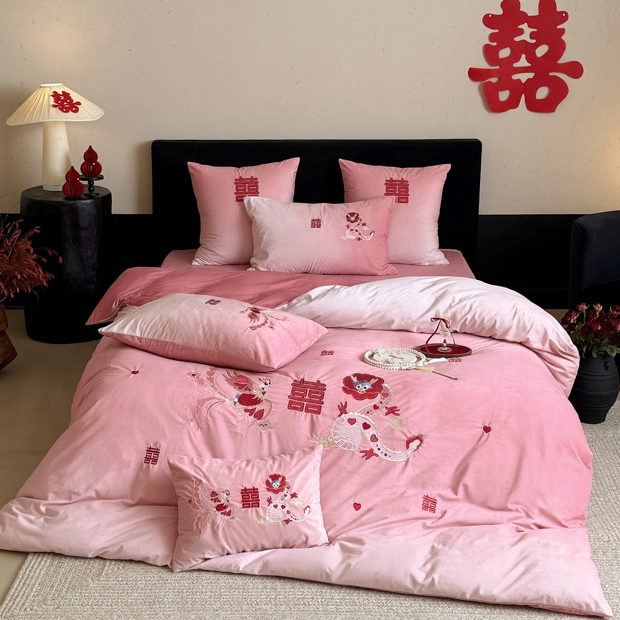 91家纺网 家纺一手货源 找家纺 （总）江涞 2025新款高克重婴肤绒数码印花刺绣四件套-小美满