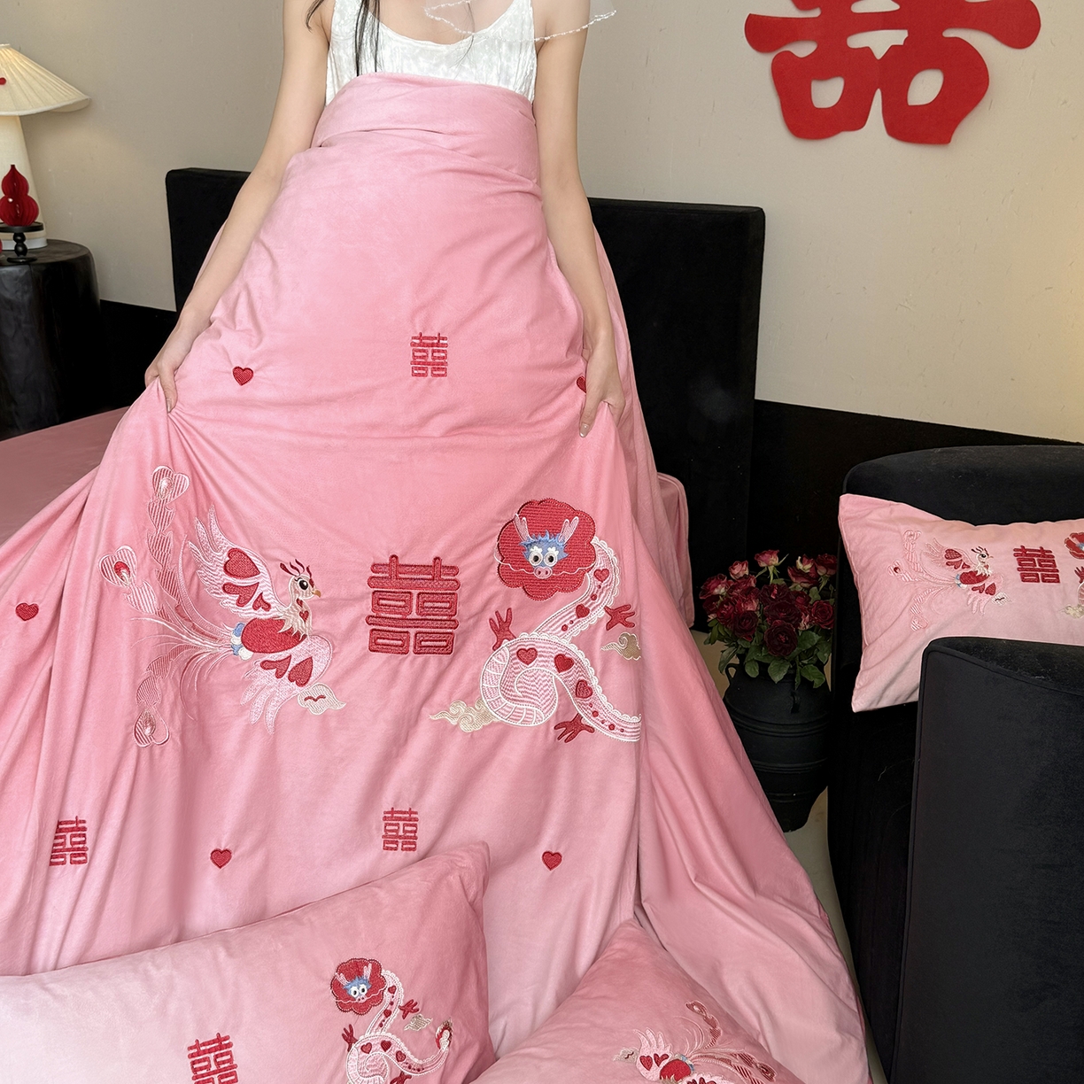 91家纺网 家纺一手货源 找家纺 江涞 2025新款高克重婴肤绒数码印花刺绣四件套-小美满 绒 小美满 粉