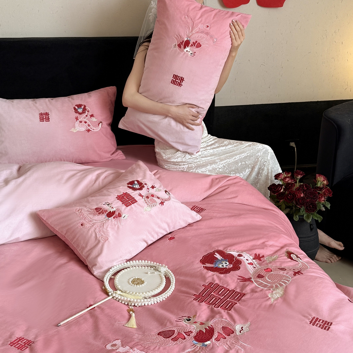 91家纺网 家纺一手货源 找家纺 （总）江涞 2025新款高克重婴肤绒数码印花刺绣四件套-小美满