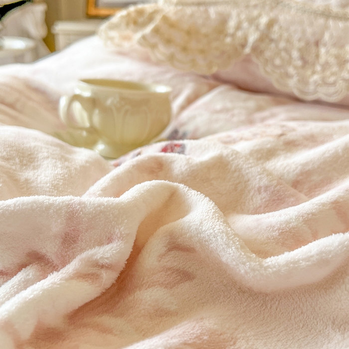 91家纺网 家纺一手货源 找家纺 网红馆（ck家纺） 2025新款牛奶绒印花床盖款四件套 阿黛尔