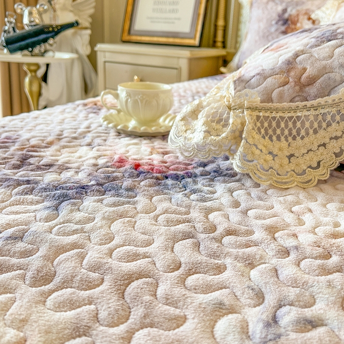 91家纺网 家纺一手货源 找家纺 网红馆（ck家纺） 2025新款牛奶绒印花床盖三件套 玲兰