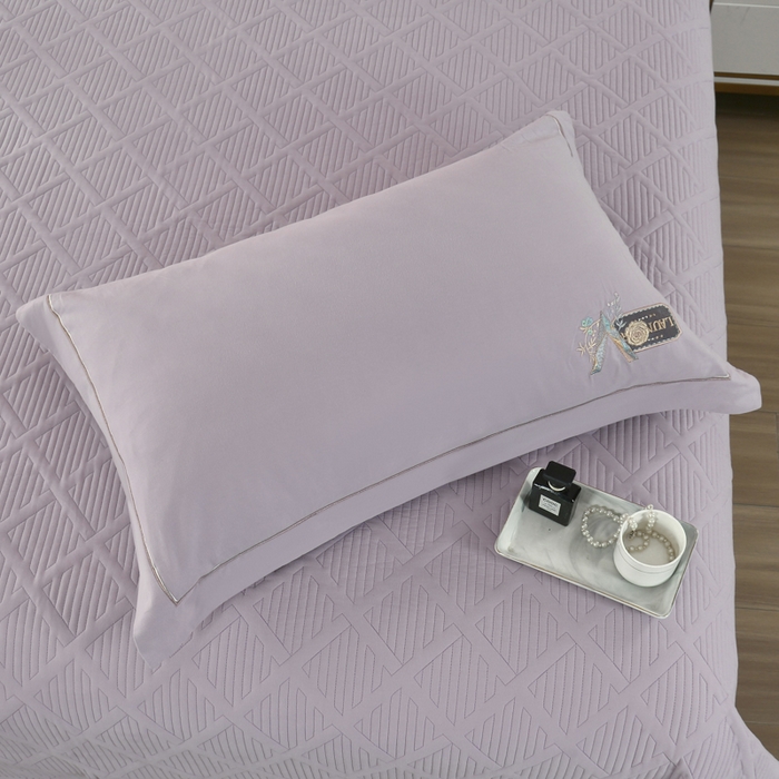 91家纺网 家纺一手货源 找家纺 OL家纺 2025新款全棉磨毛刺绣床盖夹棉四件套-胜利之花系列 胜利之花-丁香紫