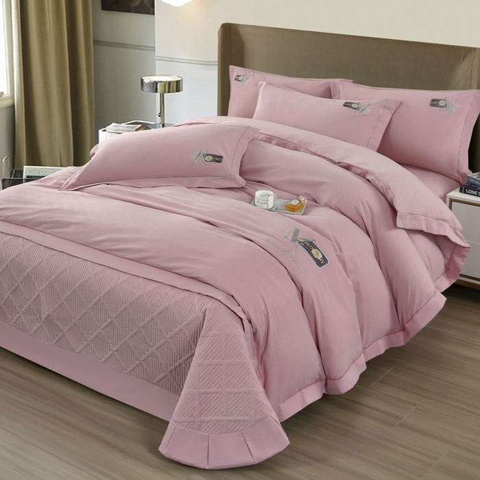 91家纺网 家纺一手货源 找家纺 OL家纺 2025新款全棉磨毛刺绣床盖夹棉四件套-胜利之花系列 胜利之花-肉桂粉