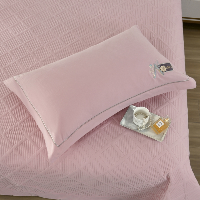 91家纺网 家纺一手货源 找家纺 OL家纺 2025新款全棉磨毛刺绣床盖夹棉四件套-胜利之花系列 胜利之花-肉桂粉