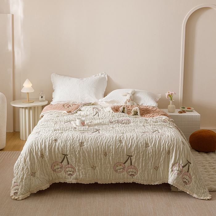 91家纺网 家纺一手货源 找家纺 （总）麻依 2025新款卡通安心棉泡芙被十层全棉纱布被子被芯