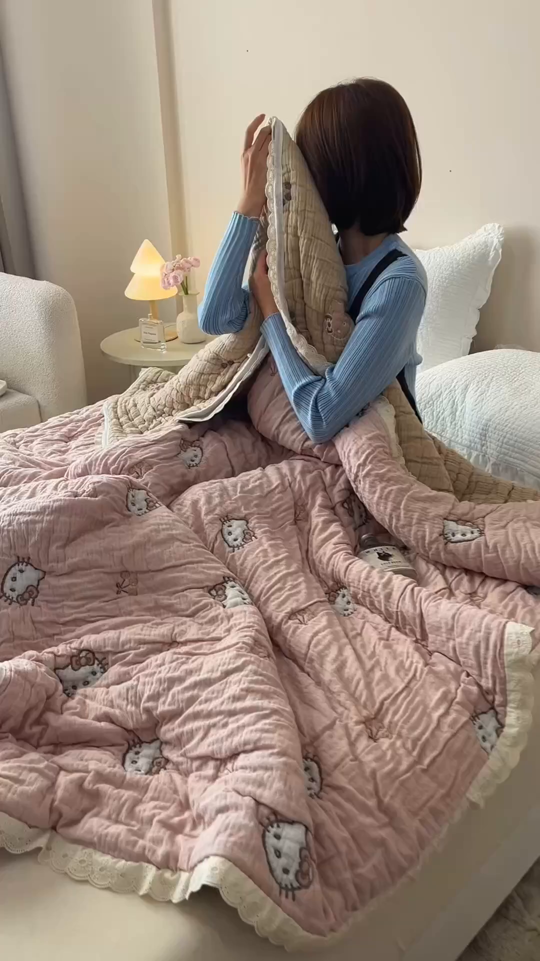 91家纺网 家纺一手货源 找家纺 麻依 2025新款卡通安心棉泡芙被十层全棉纱布被子被芯 粉色KT猫