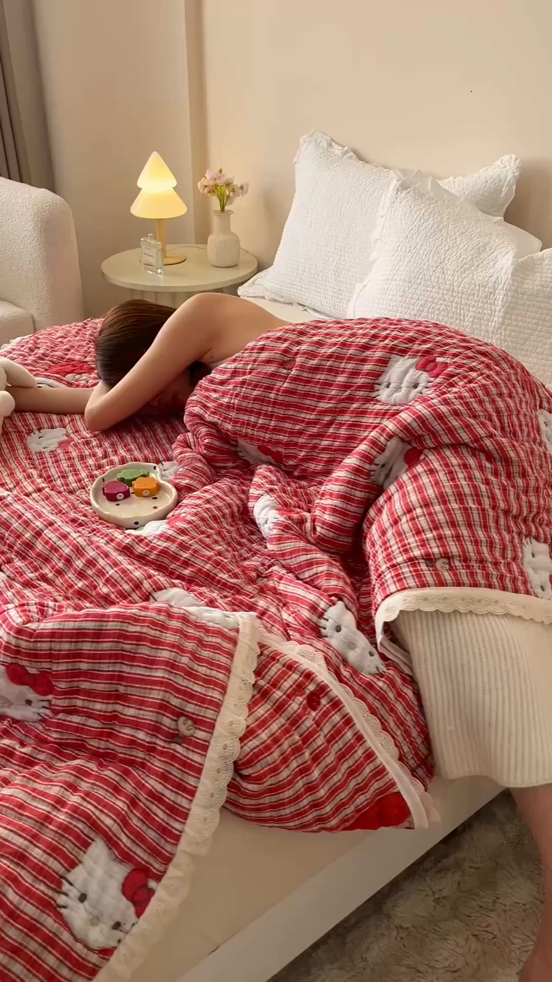 91家纺网 家纺一手货源 找家纺 麻依 2025新款卡通安心棉泡芙被十层全棉纱布被子被芯 凯蒂的快乐