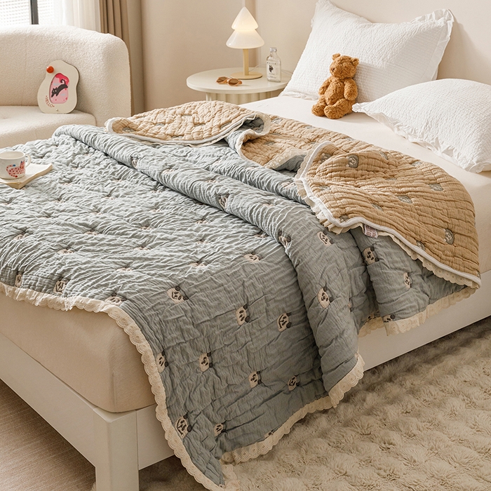 91家纺网 家纺一手货源 找家纺 麻依 2025新款卡通安心棉泡芙被十层全棉纱布被子被芯 蓝色熊猫