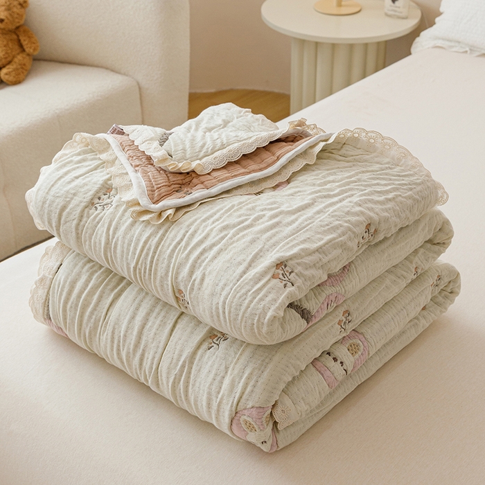 91家纺网 家纺一手货源 找家纺 麻依 2025新款卡通安心棉泡芙被十层全棉纱布被子被芯 樱桃兔猫