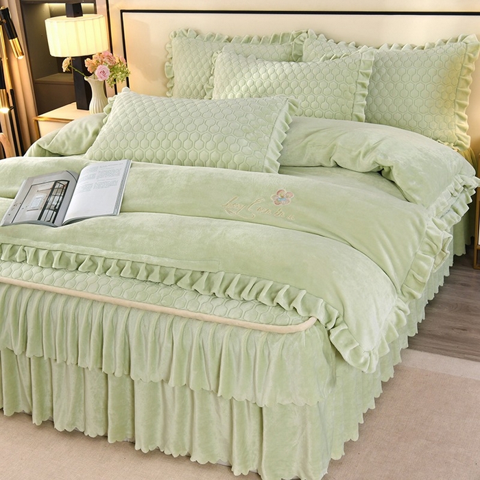 91家纺网 家纺一手货源 找家纺 （总）董韵家纺 2025新款牛奶绒刺绣夹棉床裙四件套系列（控价）