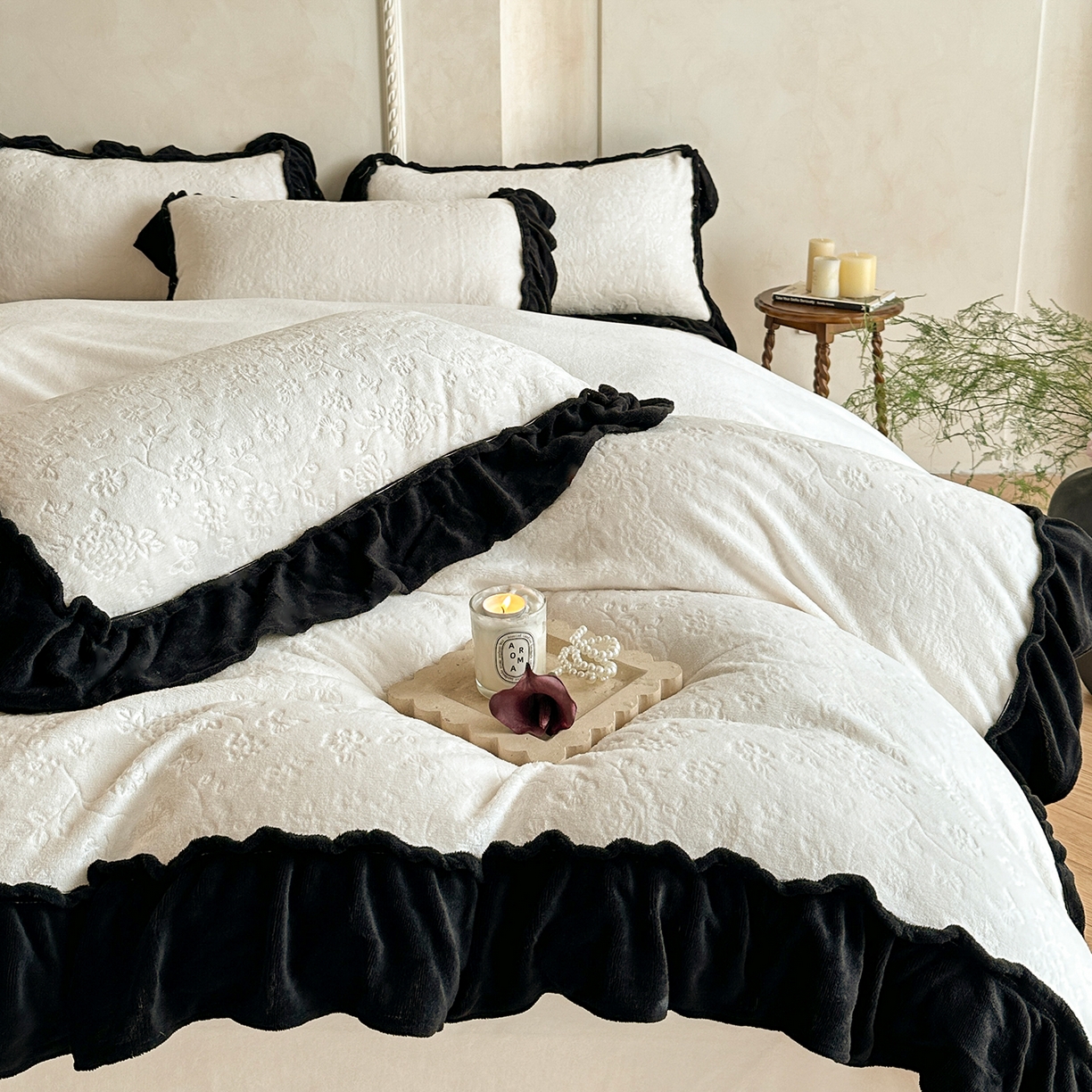 91家纺网 家纺一手货源 找家纺 （总）逸尚阁 2025新款高克重雕花牛奶绒四件套-雅诺