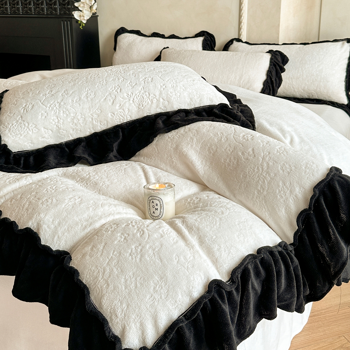 91家纺网 家纺一手货源 找家纺 （总）逸尚阁 2025新款高克重雕花牛奶绒四件套-雅诺