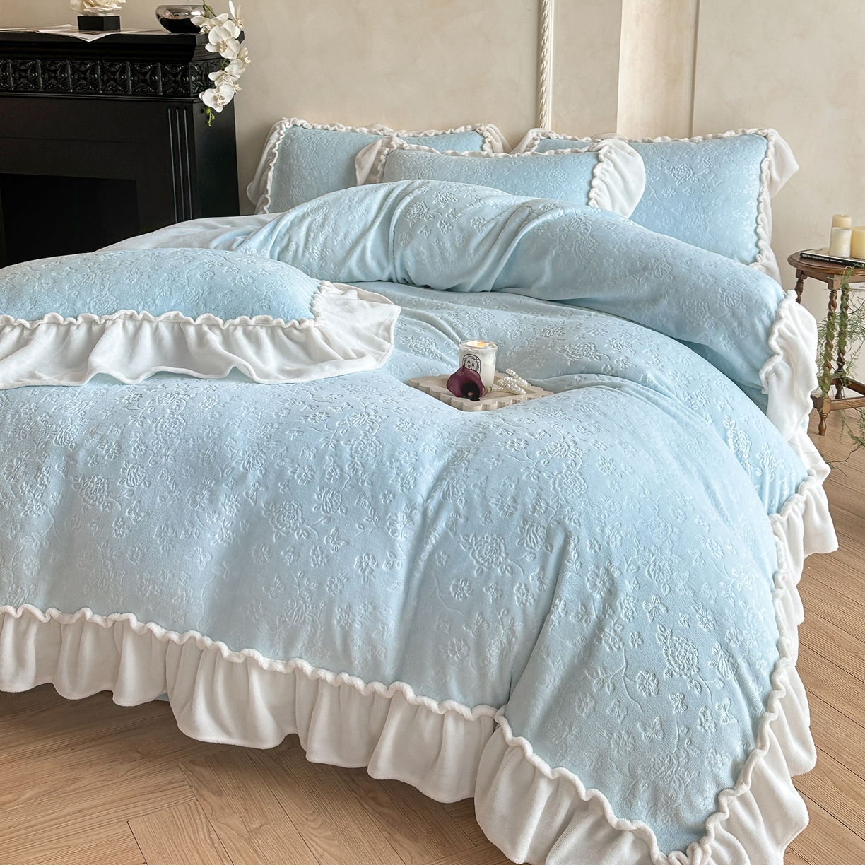 逸尚阁 2025新款高克重雕花牛奶绒四件套-雅诺 雅诺·奶蓝