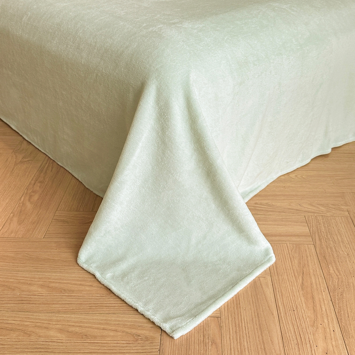 91家纺网 家纺一手货源 找家纺 逸尚阁 2025新款高克重雕花牛奶绒四件套-雅诺 雅诺·清水绿