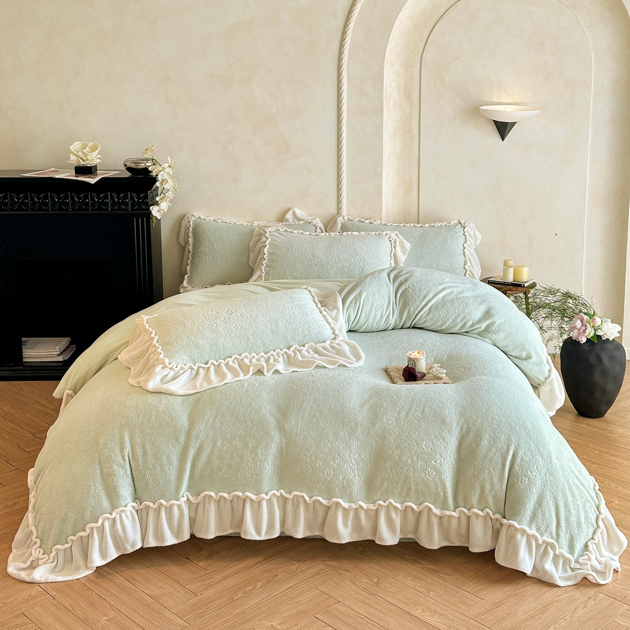 91家纺网 家纺一手货源 找家纺 逸尚阁 2025新款高克重雕花牛奶绒四件套-雅诺 雅诺·清水绿