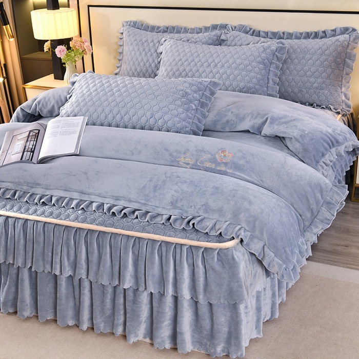 董韵家纺 2025新款牛奶绒刺绣夹棉床裙四件套系列（控价） 绒语-云烟灰