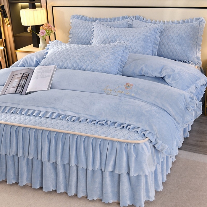 董韵家纺 2025新款牛奶绒刺绣夹棉床裙四件套系列（控价） 绒语-浅穹蓝