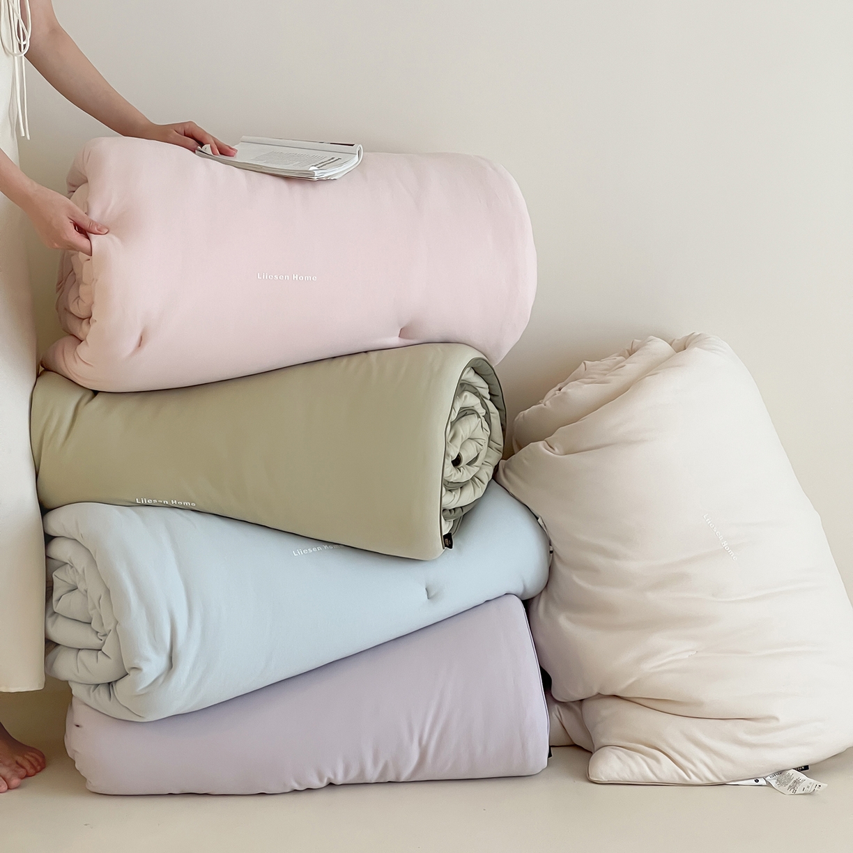 91家纺网 家纺一手货源 找家纺 丽笙被芯 2025新款阿瓦提针织棉可水洗恒温四季被懒人被被子被芯 组合图仅供展示不可下单