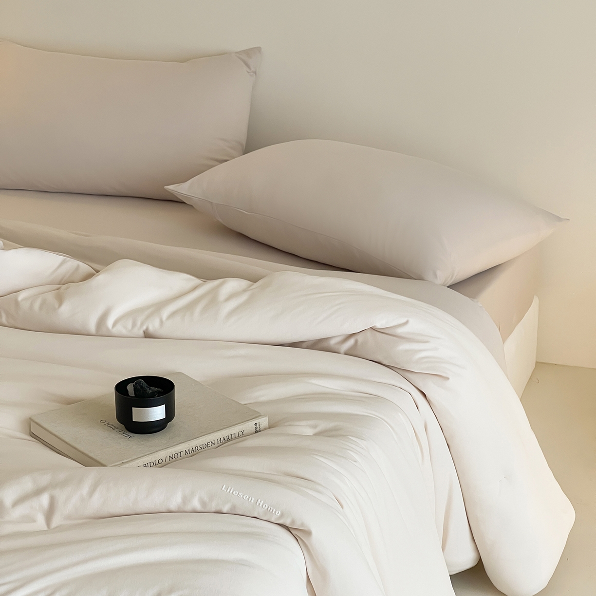 91家纺网 家纺一手货源 找家纺 丽笙被芯 2025新款阿瓦提针织棉可水洗恒温四季被懒人被被子被芯 透明黄