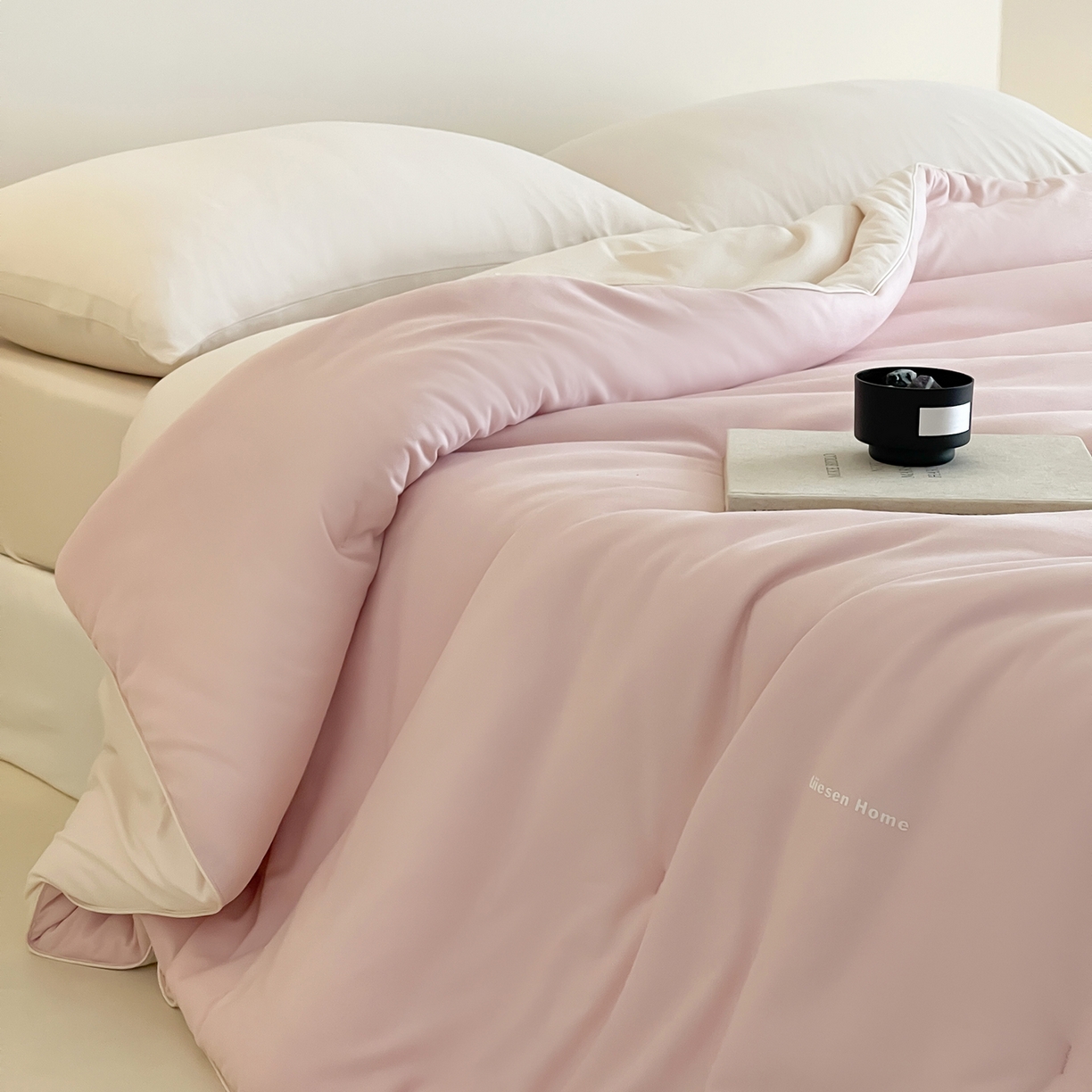 91家纺网 家纺一手货源 找家纺 丽笙被芯 2025新款阿瓦提针织棉可水洗恒温四季被懒人被被子被芯 落霞粉