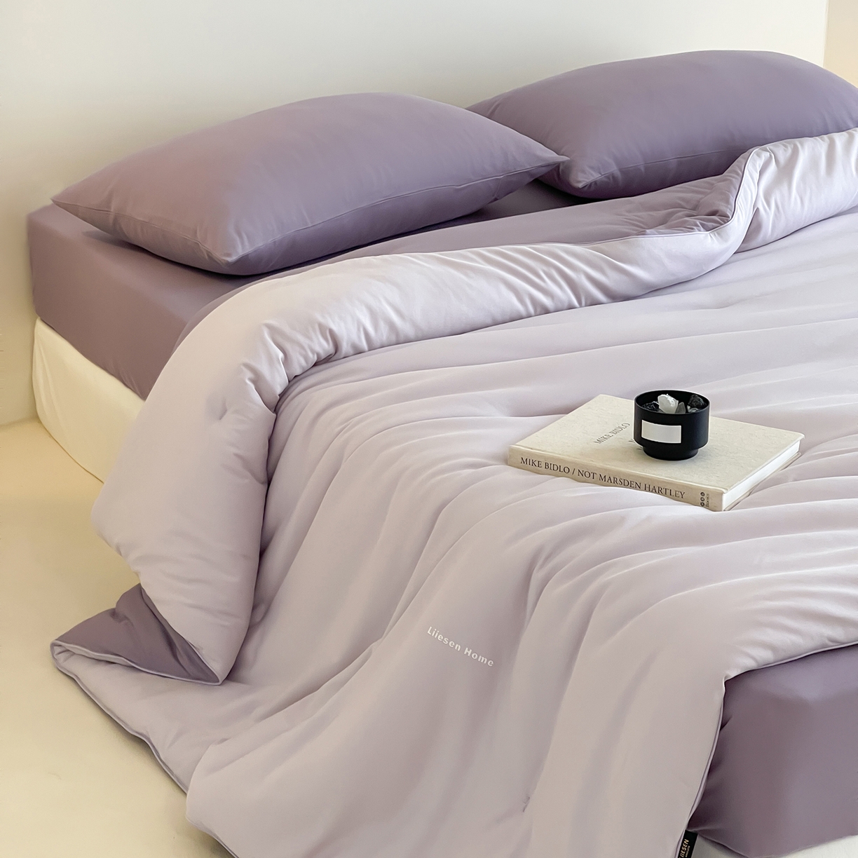 91家纺网 家纺一手货源 找家纺 丽笙被芯 2025新款阿瓦提针织棉可水洗恒温四季被懒人被被子被芯 艾草紫