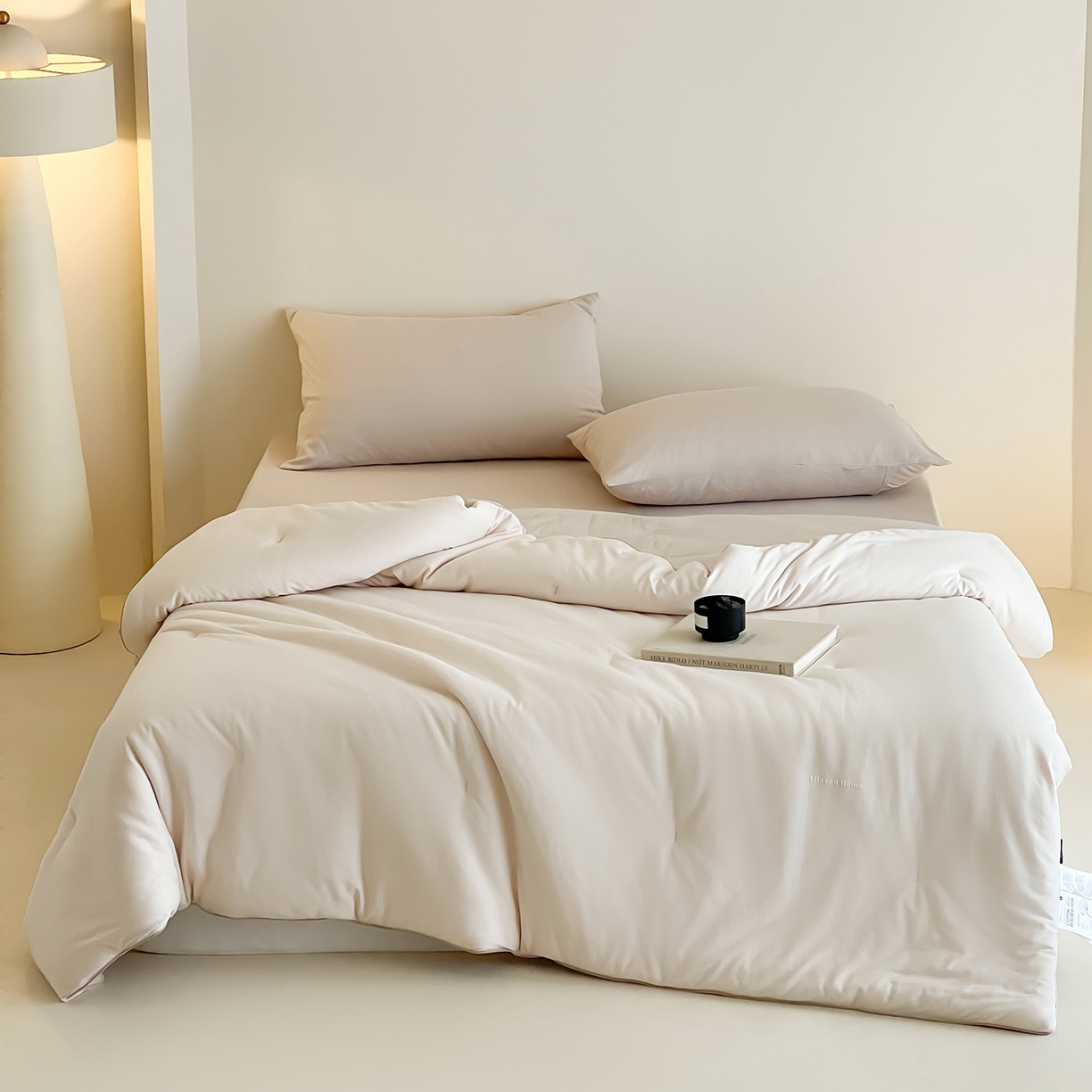 91家纺网 家纺一手货源 找家纺 丽笙被芯 2025新款阿瓦提针织棉可水洗恒温四季被懒人被被子被芯 透明黄