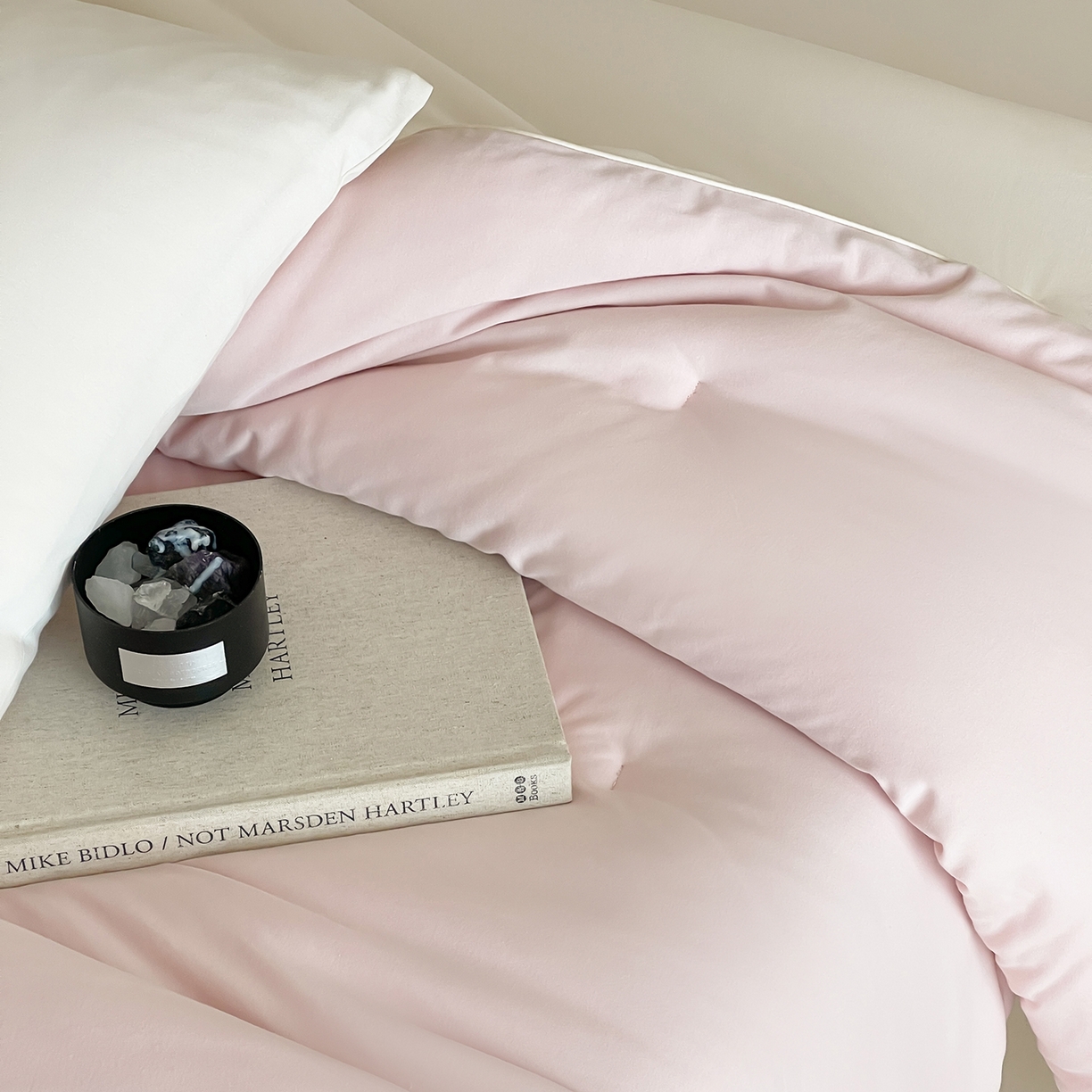 91家纺网 家纺一手货源 找家纺 丽笙被芯 2025新款阿瓦提针织棉可水洗恒温四季被懒人被被子被芯 落霞粉