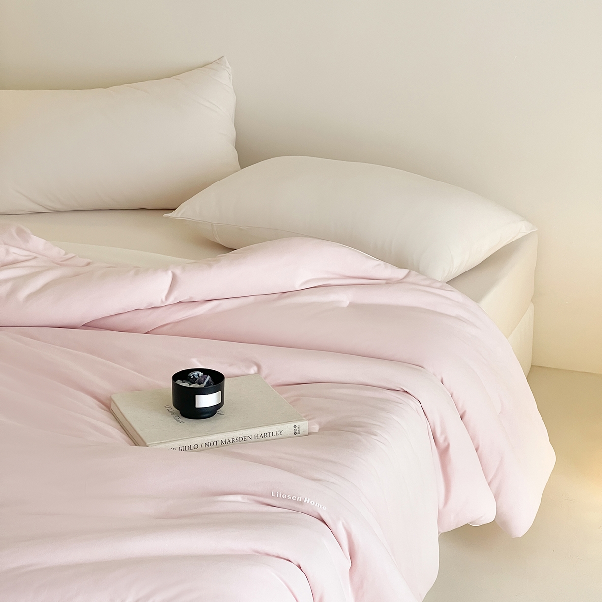 91家纺网 家纺一手货源 找家纺 丽笙被芯 2025新款阿瓦提针织棉可水洗恒温四季被懒人被被子被芯 落霞粉