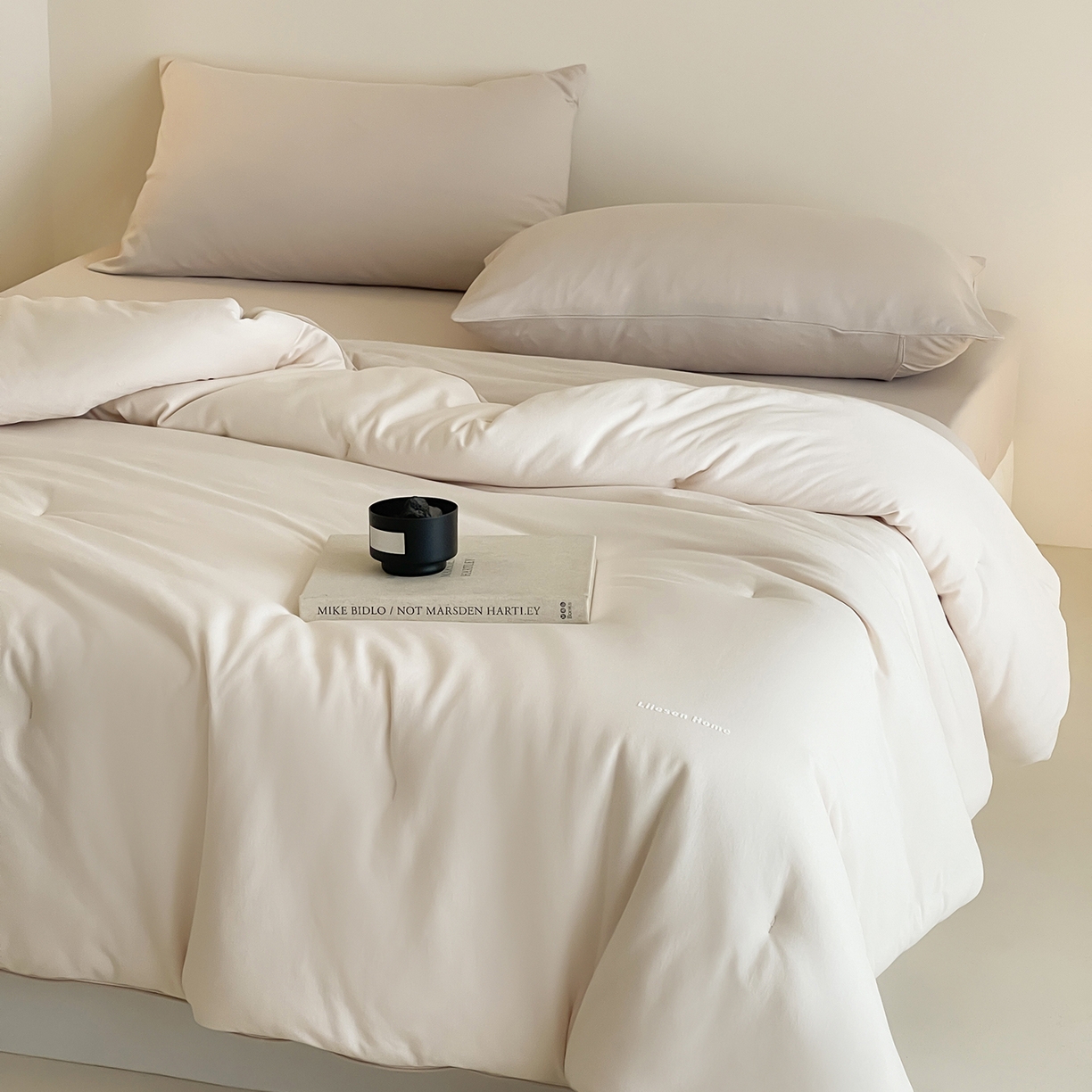 91家纺网 家纺一手货源 找家纺 丽笙被芯 2025新款阿瓦提针织棉可水洗恒温四季被懒人被被子被芯 透明黄