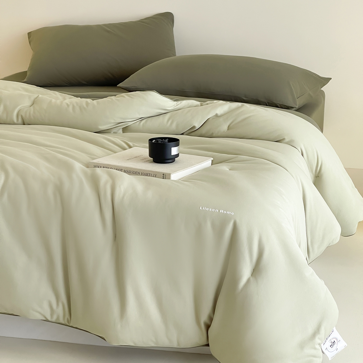 91家纺网 家纺一手货源 找家纺 丽笙被芯 2025新款阿瓦提针织棉可水洗恒温四季被懒人被被子被芯 春水绿