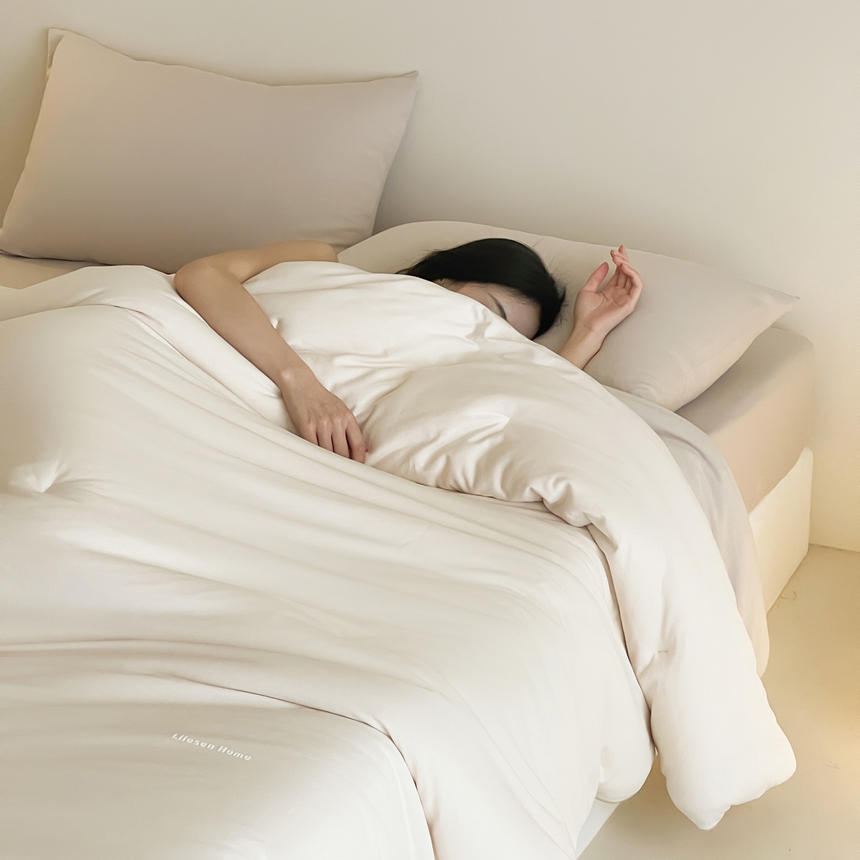 91家纺网 家纺一手货源 找家纺 丽笙被芯 2025新款阿瓦提针织棉可水洗恒温四季被懒人被被子被芯 透明黄