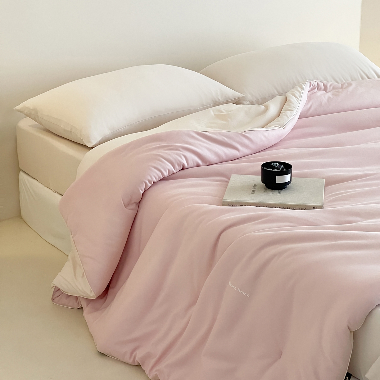 91家纺网 家纺一手货源 找家纺 丽笙被芯 2025新款阿瓦提针织棉可水洗恒温四季被懒人被被子被芯 落霞粉