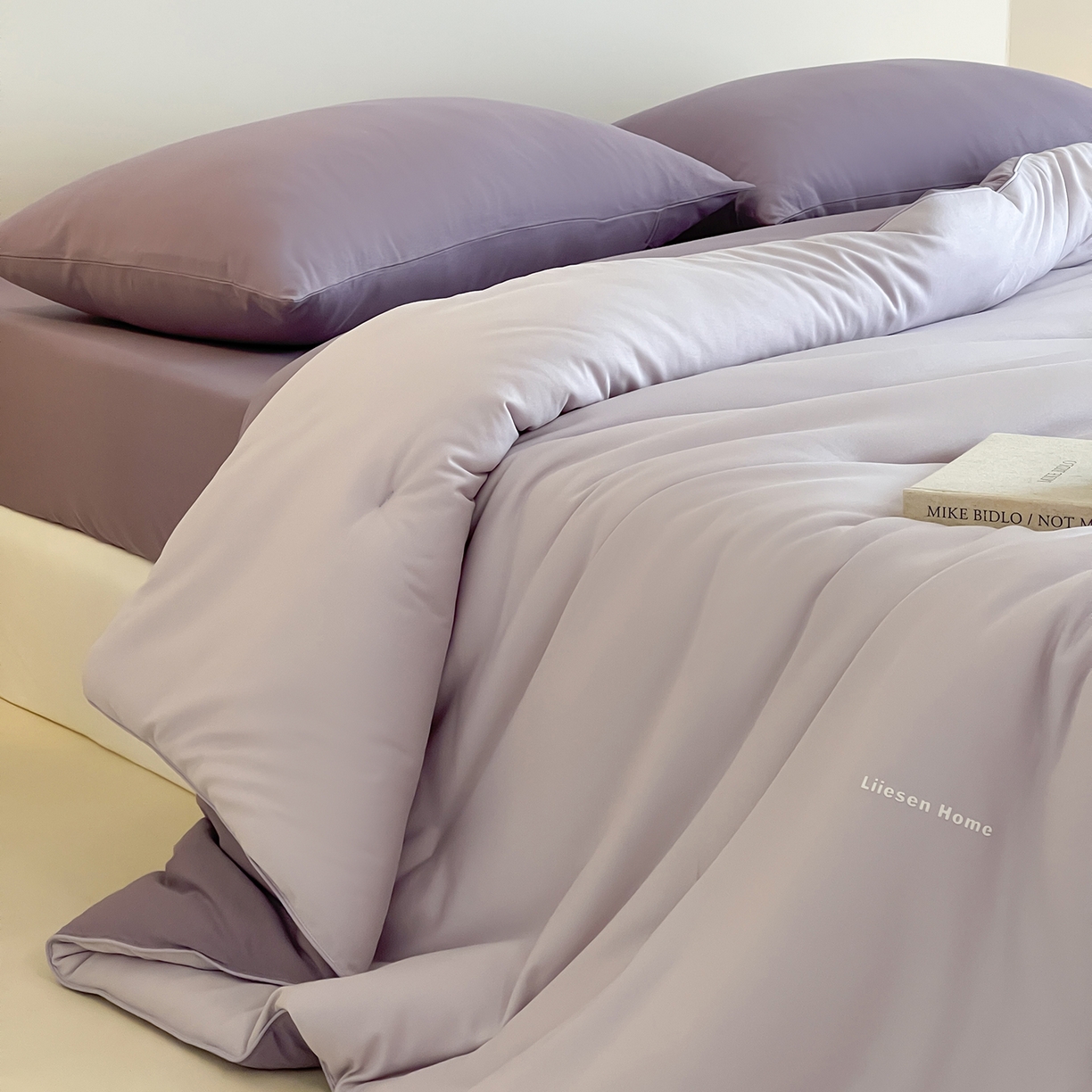 91家纺网 家纺一手货源 找家纺 丽笙被芯 2025新款阿瓦提针织棉可水洗恒温四季被懒人被被子被芯 艾草紫