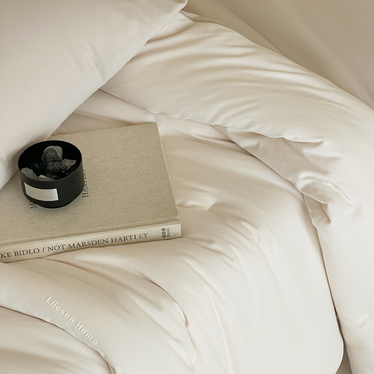 91家纺网 家纺一手货源 找家纺 丽笙被芯 2025新款阿瓦提针织棉可水洗恒温四季被懒人被被子被芯 透明黄