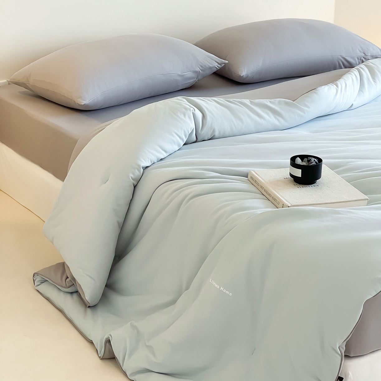 91家纺网 家纺一手货源 找家纺 丽笙被芯 2025新款阿瓦提针织棉可水洗恒温四季被懒人被被子被芯 复古蓝