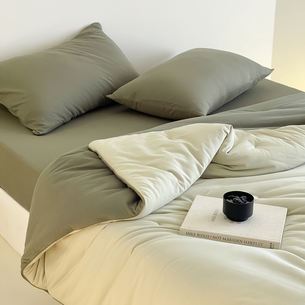 91家纺网 家纺一手货源 找家纺 丽笙被芯 2025新款阿瓦提针织棉可水洗恒温四季被懒人被被子被芯 春水绿