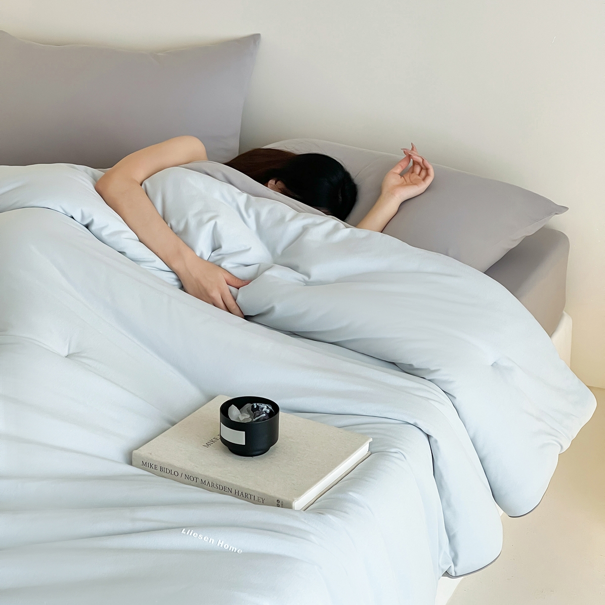 91家纺网 家纺一手货源 找家纺 丽笙被芯 2025新款阿瓦提针织棉可水洗恒温四季被懒人被被子被芯 复古蓝