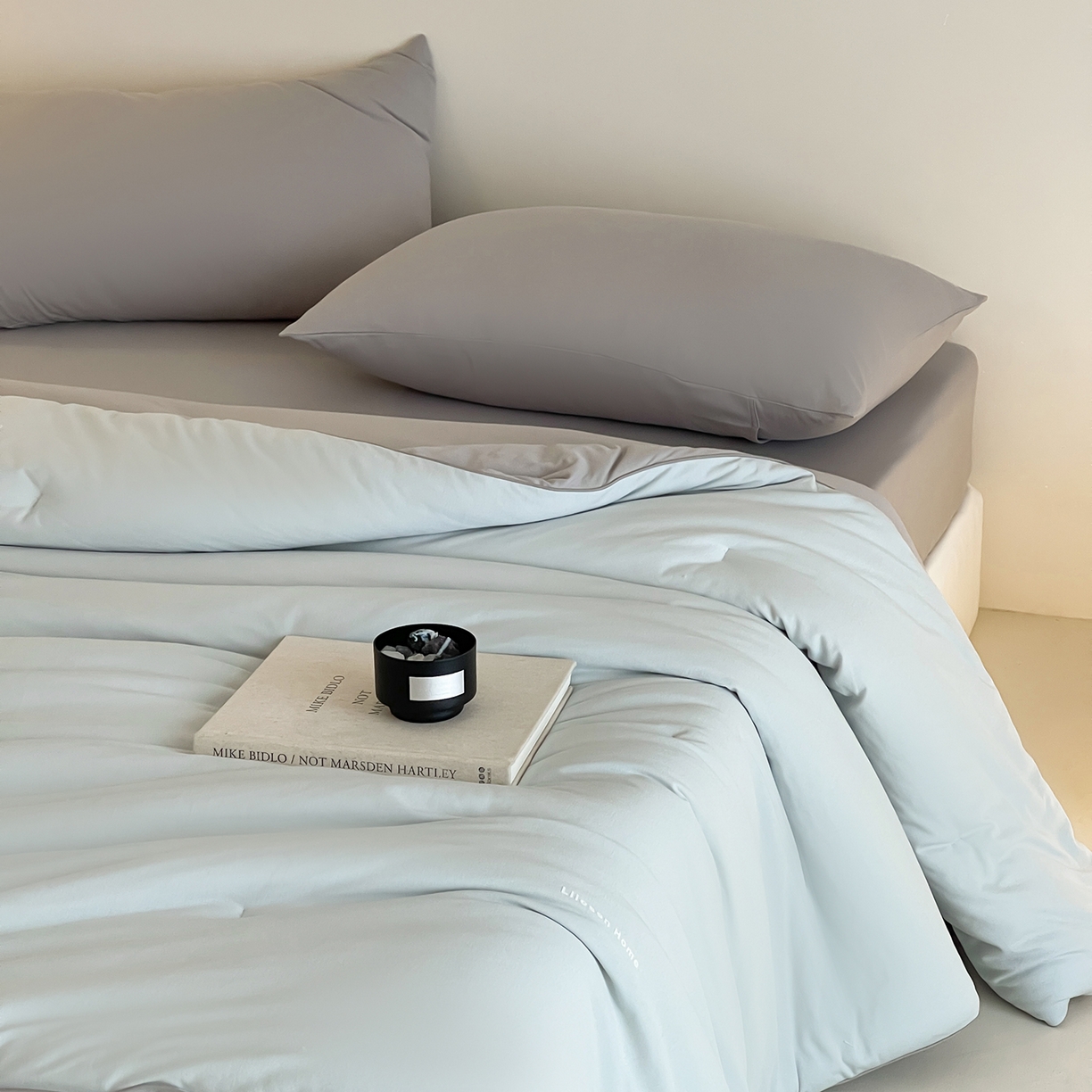 91家纺网 家纺一手货源 找家纺 丽笙被芯 2025新款阿瓦提针织棉可水洗恒温四季被懒人被被子被芯 复古蓝