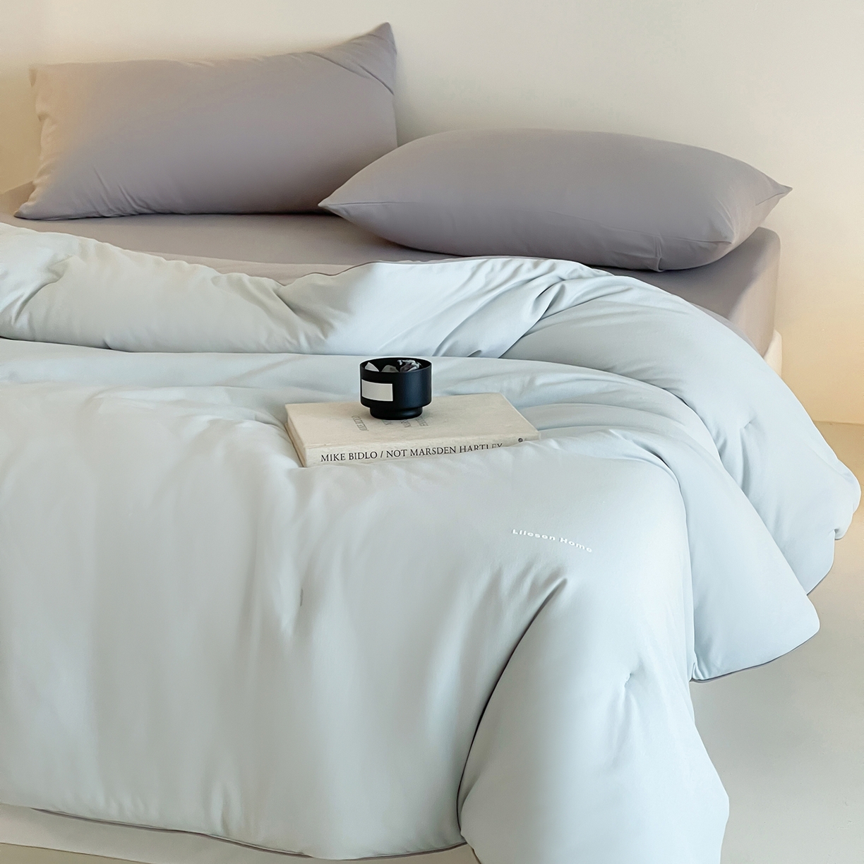 91家纺网 家纺一手货源 找家纺 丽笙被芯 2025新款阿瓦提针织棉可水洗恒温四季被懒人被被子被芯 复古蓝