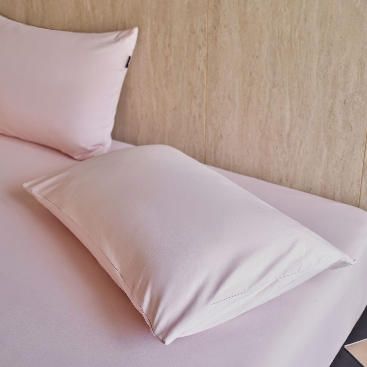 91家纺网 家纺一手货源 找家纺 丽笙被芯 2025新款亲肤舒适阿瓦提针织全棉纯棉枕套单品枕套单件枕套 落霞粉