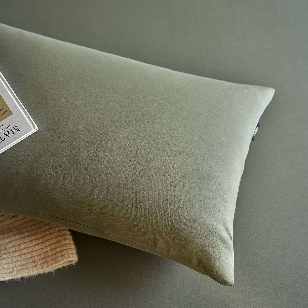 91家纺网 家纺一手货源 找家纺 丽笙被芯 2025新款亲肤舒适阿瓦提针织全棉纯棉枕套单品枕套单件枕套 橄榄绿
