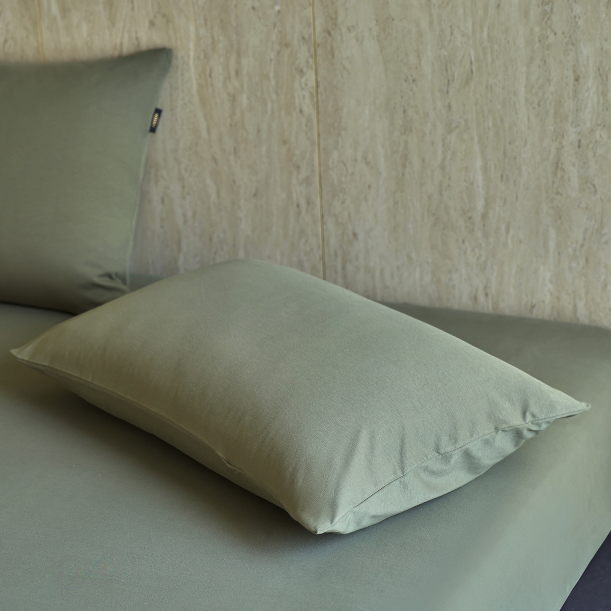 91家纺网 家纺一手货源 找家纺 丽笙被芯 2025新款亲肤舒适阿瓦提针织全棉纯棉枕套单品枕套单件枕套 橄榄绿