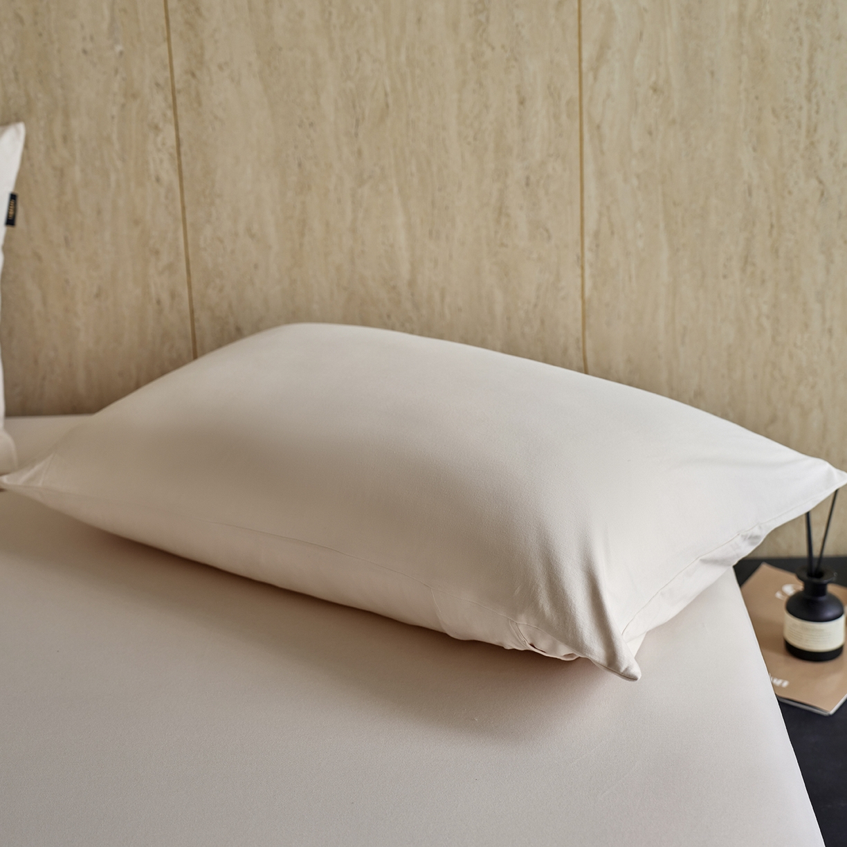 91家纺网 家纺一手货源 找家纺 丽笙被芯 2025新款亲肤舒适阿瓦提针织全棉纯棉枕套单品枕套单件枕套 浅咖