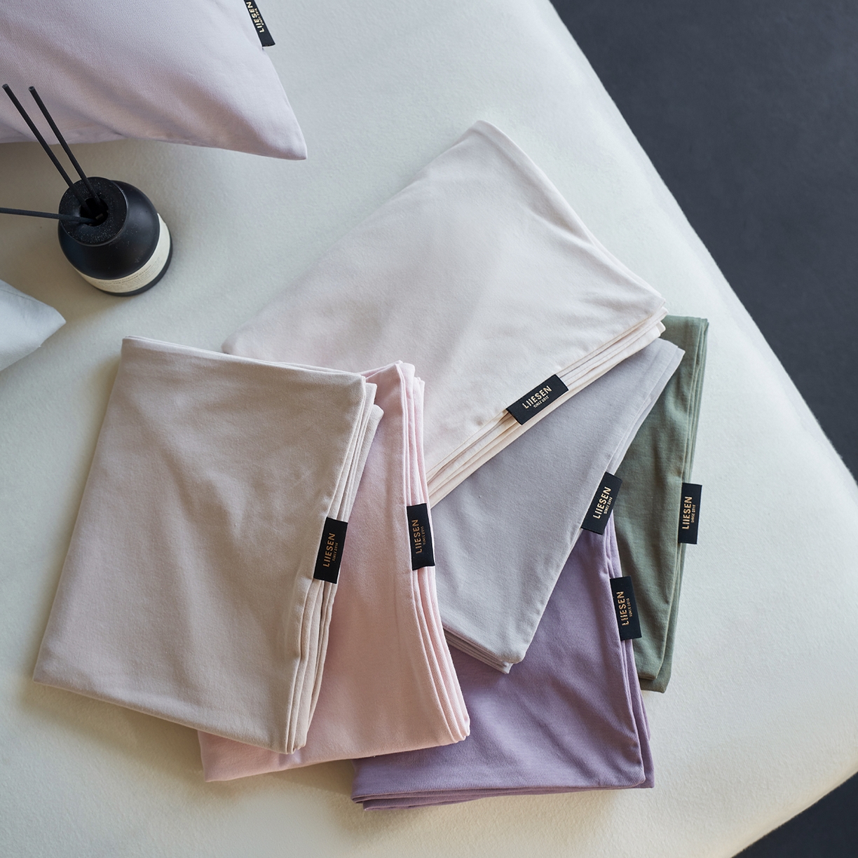 91家纺网 家纺一手货源 找家纺 丽笙被芯 2025新款亲肤舒适阿瓦提针织全棉纯棉枕套单品枕套单件枕套 组合图仅供展示不可下单