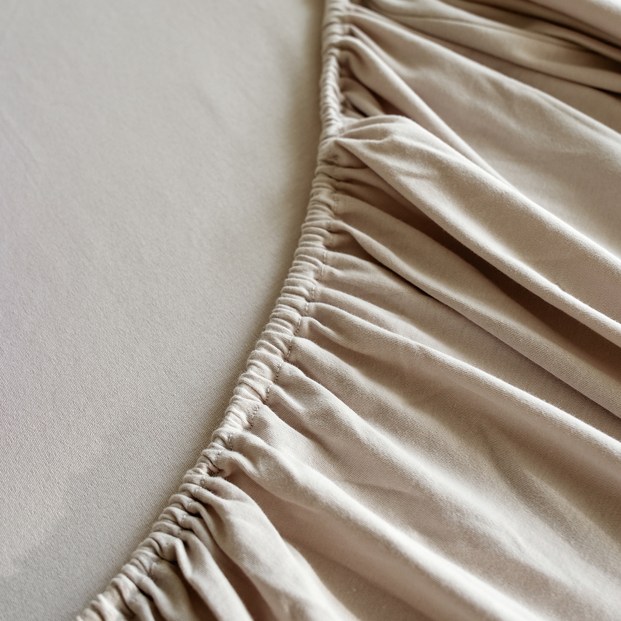 91家纺网 家纺一手货源 找家纺 丽笙被芯 2025新款亲肤舒适阿瓦提针织全棉纯棉床笠单品床笠单件床笠 浅咖