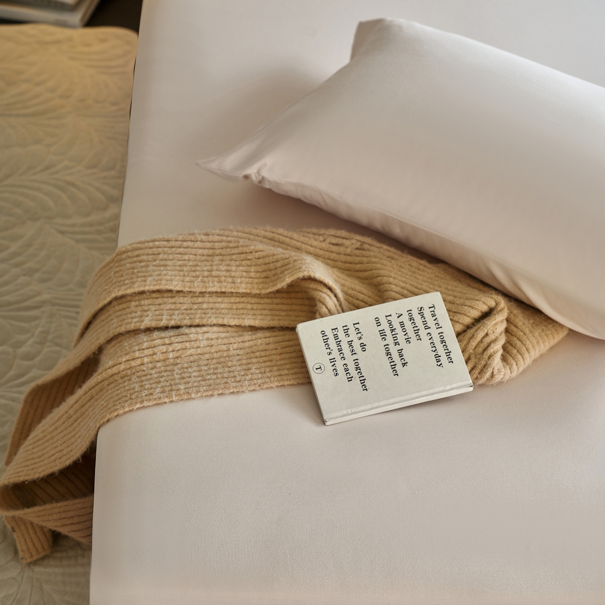 91家纺网 家纺一手货源 找家纺 丽笙被芯 2025新款亲肤舒适阿瓦提针织全棉纯棉床笠单品床笠单件床笠 透明黄