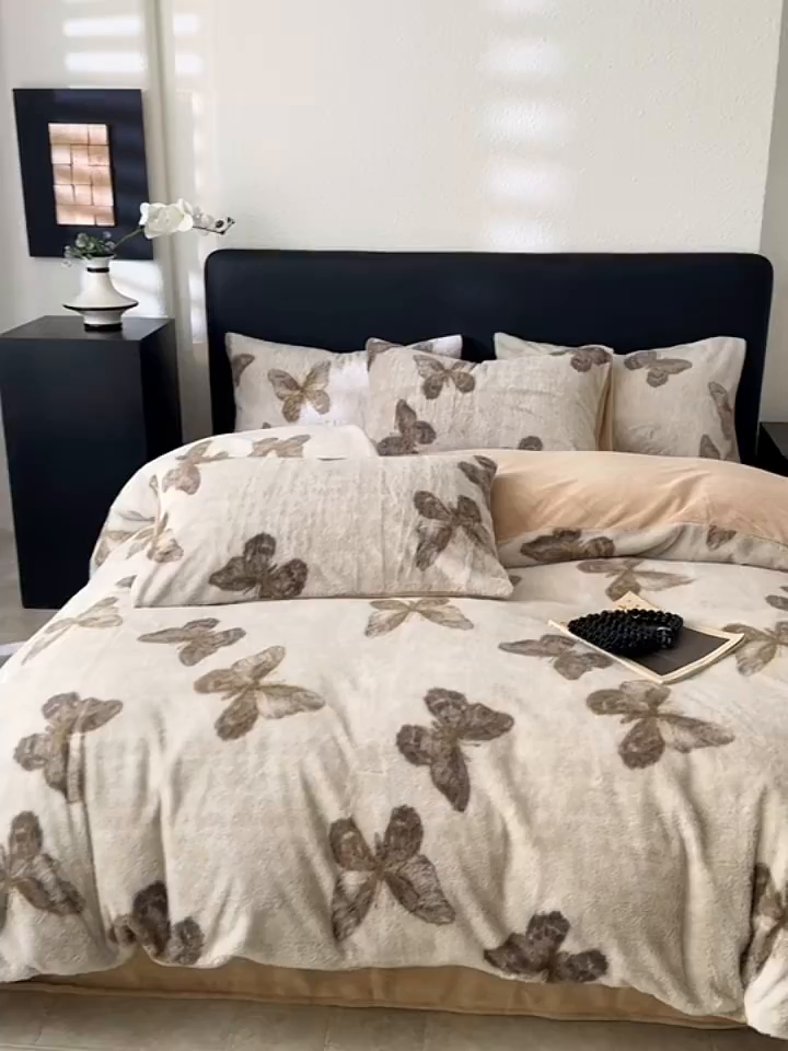 91家纺网 家纺一手货源 找家纺 （总）女子家纺 2025新款印花兔兔绒+纯色牛奶绒双拼四件套