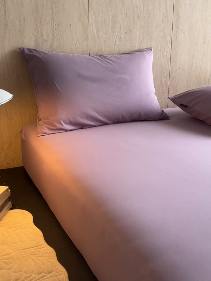 91家纺网 家纺一手货源 找家纺 丽笙被芯 2025新款亲肤舒适阿瓦提针织全棉纯棉床笠单品床笠单件床笠 豆蔻紫