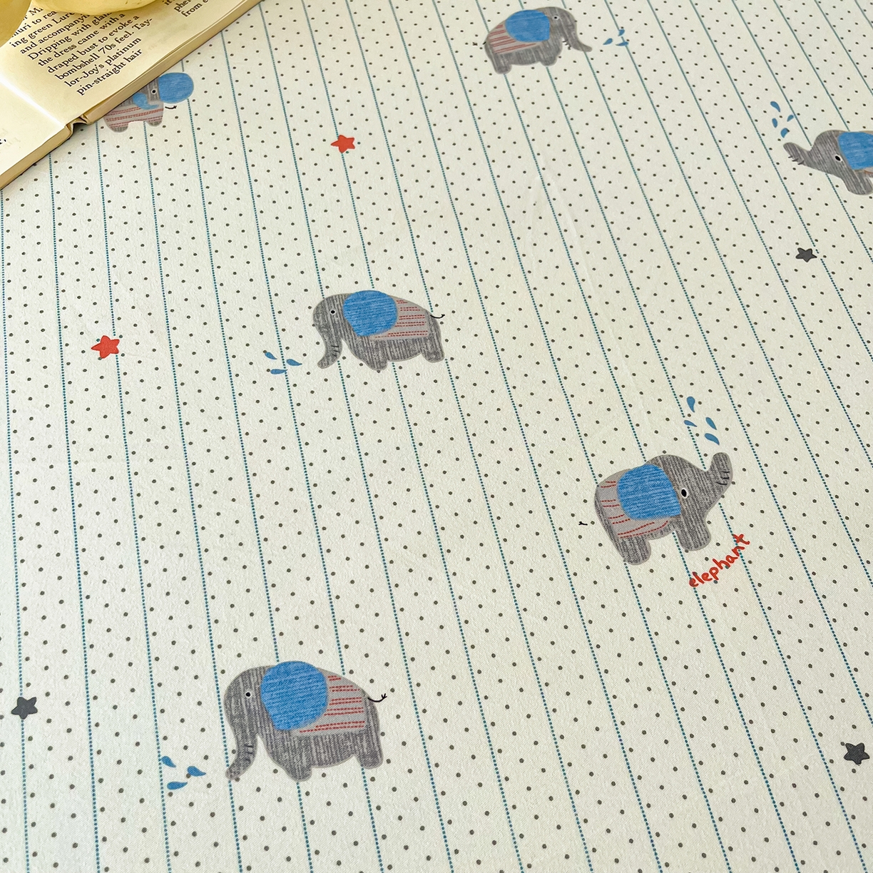 91家纺网 家纺一手货源 找家纺 首爱家纺 2025新款木棉双层纱印花床笠 点点象