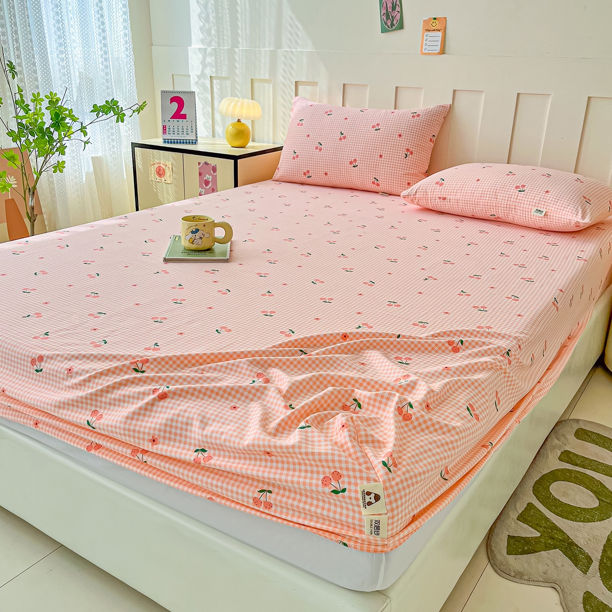 91家纺网 家纺一手货源 找家纺 首爱家纺 2025新款木棉双层纱印花床笠 小樱桃